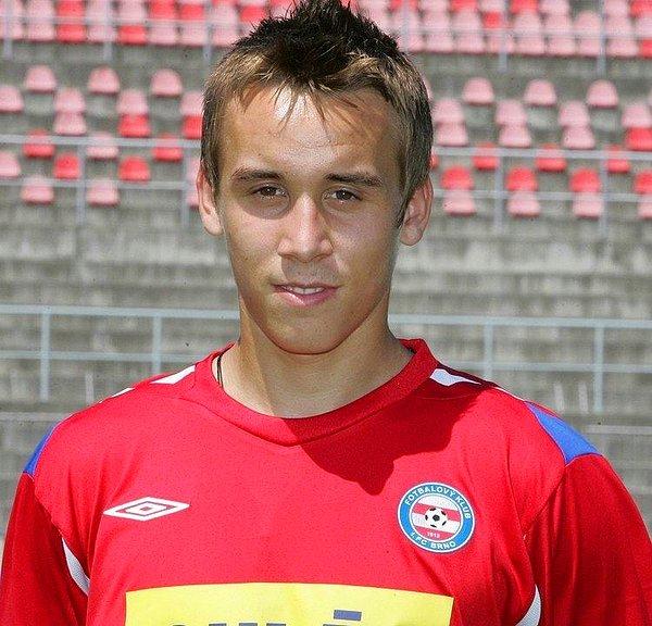 Sural, profesyonel futbol hayatına Çekya'nın 1. FC Brno	takımında başladı.