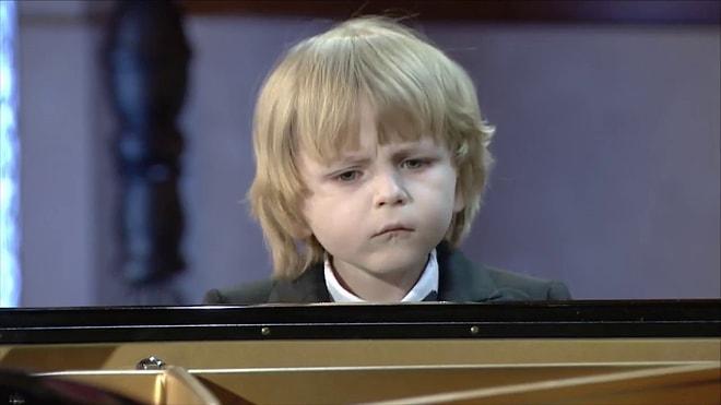 6 Yaşındaki Piyano Dahisi: Elisey Mysin
