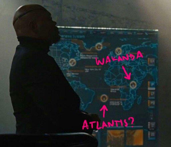15. Iron Man 2'deki bu sahnede S.H.I.E.L.D.'ın dünya haritasını görüyoruz. Haritadaki Wakanda detayı, 8 yıl sonra çıkan Black Panther filmine bir gönderme.