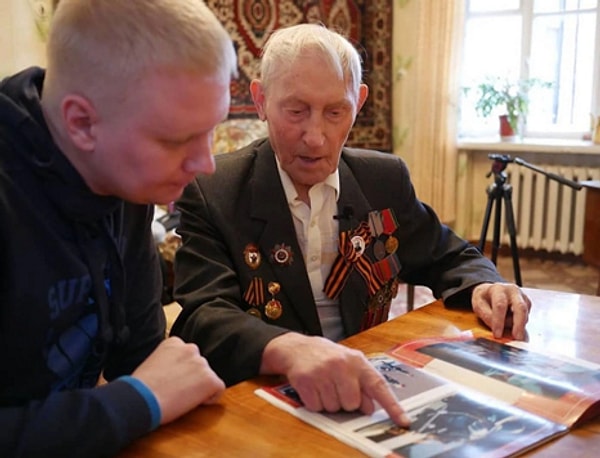 15. Как замечательно, что в нашей стране есть такие люди, как Антон!