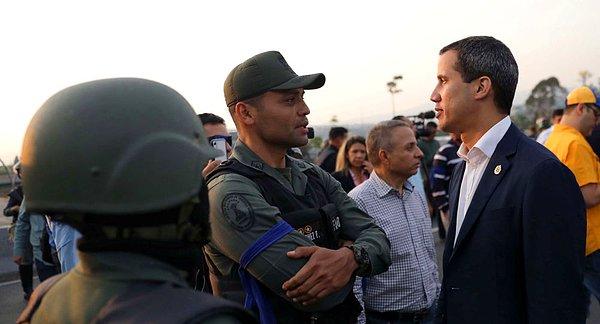 Ocak ayında kendini geçici devlet başkanı ilan eden Juan Guaido, bir videoyla halka ve askerlere sokağa çıkma çağrısı yaptı.