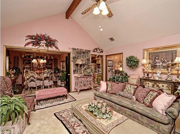 5. У дизайнеров ИКЕА, зайди бы они в эту комнату, случился бы нервный срыв.