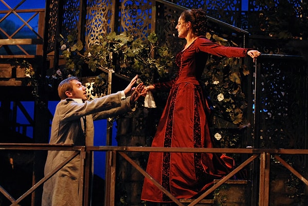 10. По какому произведению эта постановка?