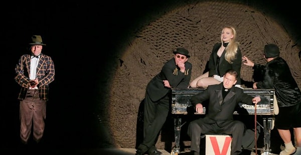 1. Глядя на эту сцену, вы вспоминаете произведение...