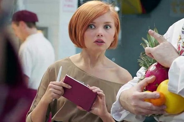 А теперь ее знает практически каждый благодаря роли официантки в сериале «Кухня».