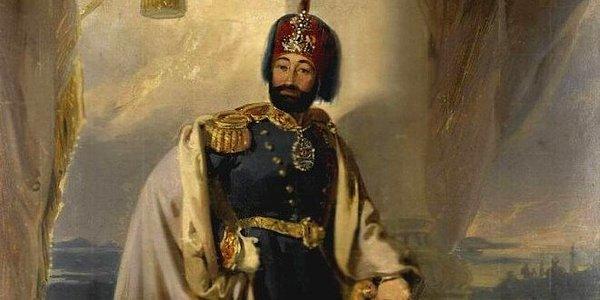 2. III. Murat'a kadar Osmanlı haremi Eski Saray'da kalmaya devam etti. II. Mahmut'un 1826'da Yeniçeri Ocağı'nı kaldırmasıyla birlikte Eski Saray da Bab-ı Seraskeri'ye tahsis edildi.