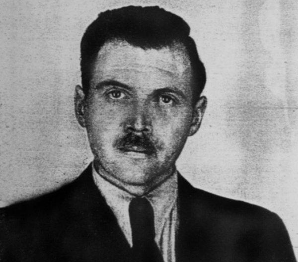 Nazi kamplarının ve o dönem Almanya'sının en acımasız doktoru, 'Ölüm Meleği' Josef Mengele, ikizlere karşı ayrı bir ilgi duyuyordu.