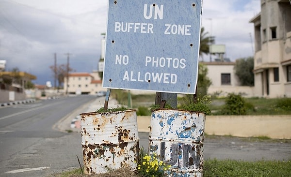 4. Какую страну не могут поделить между собой турки и греки?