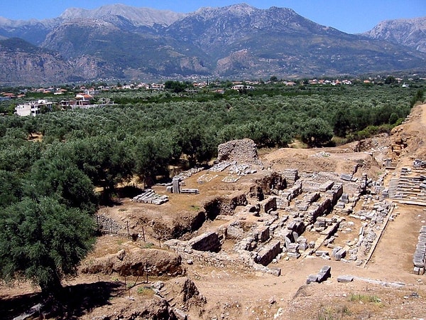 3. Руины Спарты находятся в...