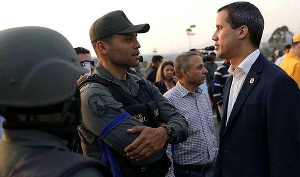 Juan Guaido ise Devlet Başkanı Nicolas Maduro'nun görevden alınması için büyük bir gösteri düzenlenmesi çağrısını tekrarladı.