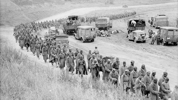 2. В каком году произошла Курская битва?