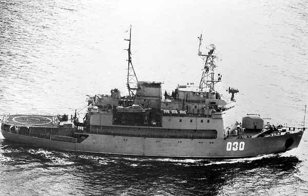 4. Как назывался корабль, на котором произошло восстание против нарушения ленинских принципов советской властью?