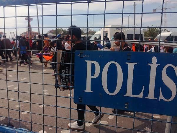 16:15 | Bakırköy'deki miting alanından çıkışlar başladı