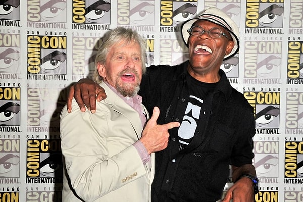 19. Да его кто угодно рассмешит на самом деле...