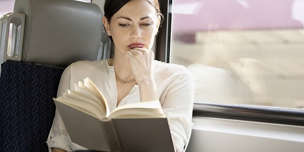 23. Вы больше любите читать лежа или сидя?