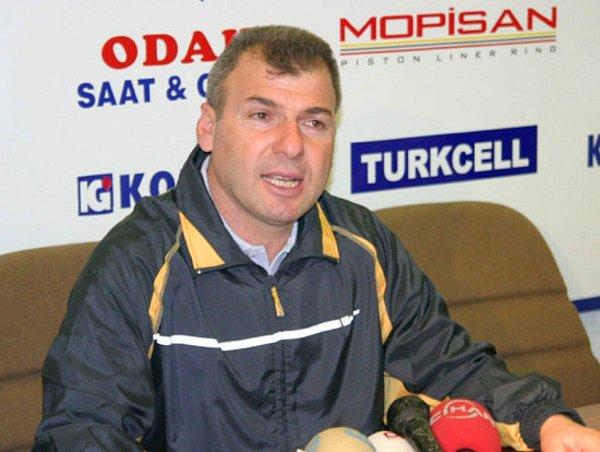 Konyaspor Teknik Direktörü Mehmet Tevfik Lav, 4 Nisan 2004 tarihinde, takımının Çaykur Rizespor'u 2-1 yendiği maçtan sonra memleketi Manisa'ya giderken geçirdiği trafik kazası sonucu hayatını kaybetti.