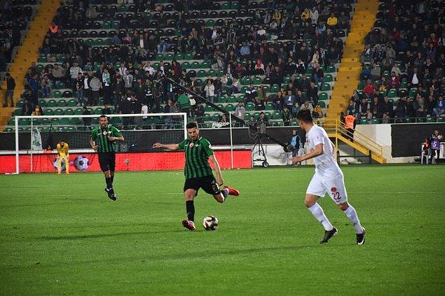 Akhisarspor'un kalan 4 maçı ise şu şekilde: Evkur Yeni Malatyaspor, Fenerbahçe (D), İstikbal Mobilya Kayserispor, Atiker Konyaspor (D).