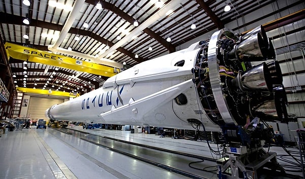 6. На Земле совершилась успешная вертикальная посадка космической ракеты