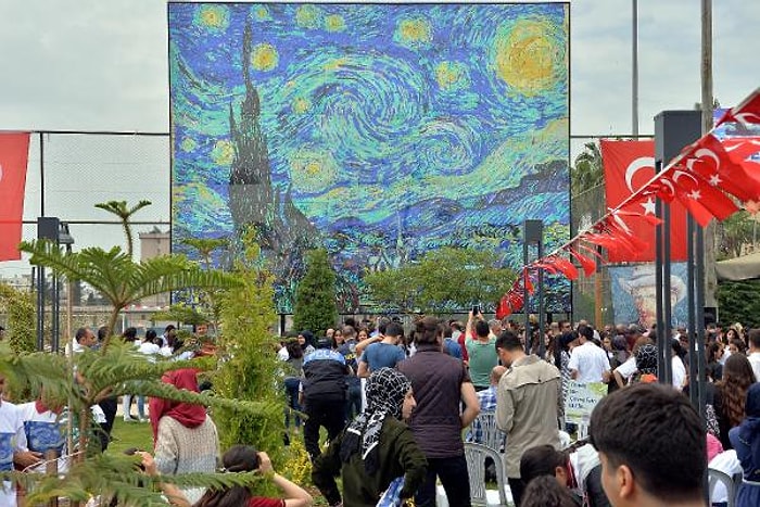 Beş Bin Öğrenci Emek Verdi: 'Yıldızlı Gece' Tablosu Guinness'e Aday