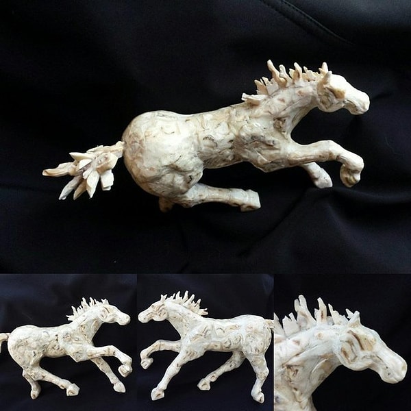 37. Скульптура лошади из ...зубов лошади