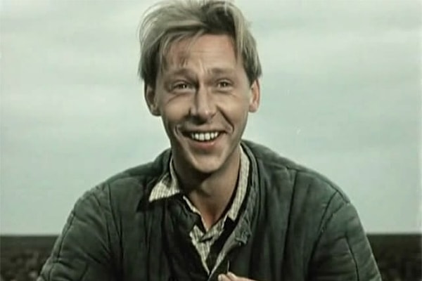 9. А в каком фильме Олег Ефремов не снимался?