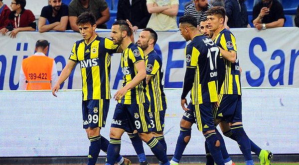 Eljif, valbuena ve Soldado'nun golleriyle geri dönen Fenerbahçe rahat bir nefes aldı.