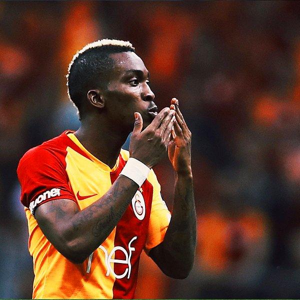 Galatasaray'ı öne geçiren golü 44. dakikada Henry Onyekuru attı.