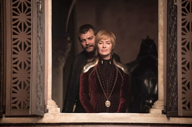 Cersei, Demir Taht'ta kalmak için öldürmeye hazırdı ve söylediğine göre Euron'dan da bir bebek bekliyordu.