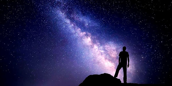 4. Отлично продвигаетесь! Как зовут досократовского философа, который считал воздух источником всего на Земле?