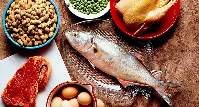 2. Protein açısından zengin, düşük karbonhidratlı bir diyet uygulayın.