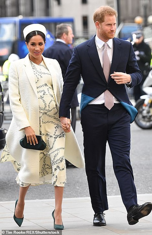 1. Пока имя младенца еще неизвестно, и фотографии королевского малыша не были опубликованы.