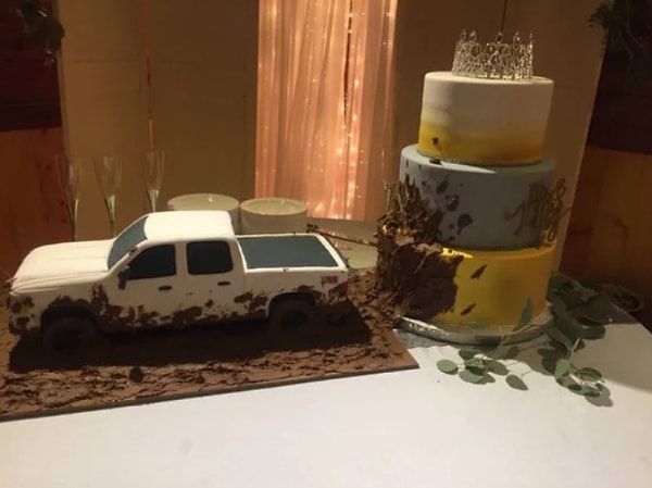 27. Как вам свадебный тортик?