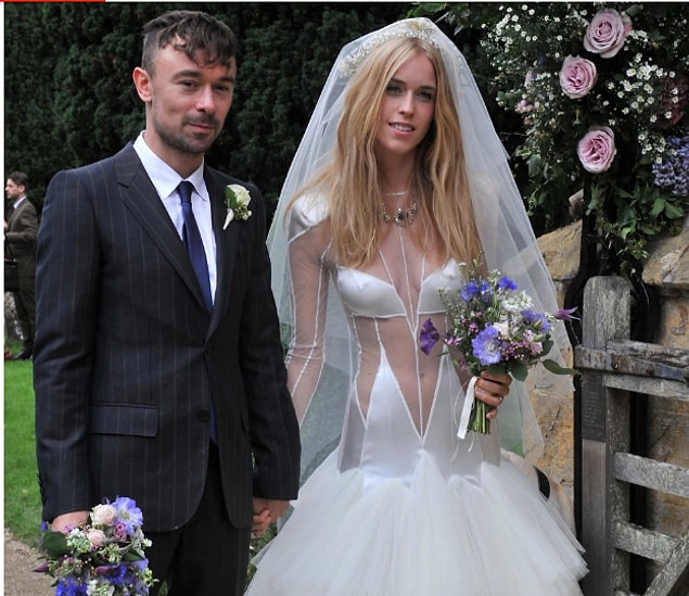 4. Lady Mary Charteris ve Robbie Furze (2012):