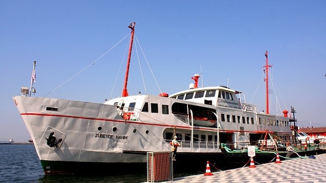 Deniz Ticaret Odası İzmir Şubesi Başkanı Yusuf Öztürk yaptığı açıklamada, Türkiye'nin ilk yüzen kütüphanesinin Mayıs ayında hizmet vermeye başlayacağını bildirdi.