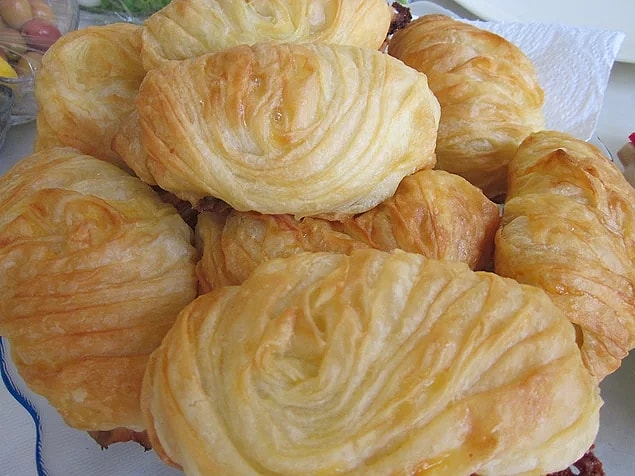 5. "Sofradan eksik etmem!" diyene börek tarifimizi de verelim: