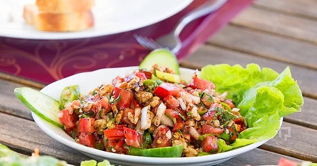 3. Balığın yanına salata olmazsa olmaz!