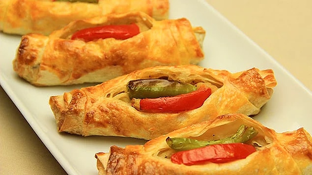 4. Yanında bir börek olsun derseniz: