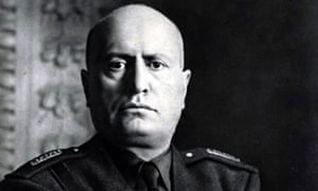1936 - Benito Mussolini, İtalya Faşist İmparatorluğu'nu ilan etti.
