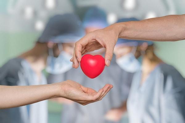 1987 - Baltimore Maryland'de, ilk kalp-akciğer nakli gerçekleştirildi.