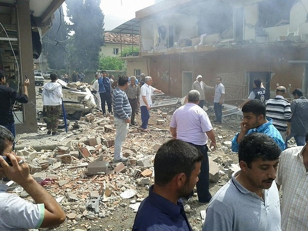 2013 - Hatay'ın Reyhanlı ilçesinde arka arkaya iki patlama oldu. Patlamada 52 kişi hayatını kaybederken, 150'nin üzerinde kişi de yaralandı.