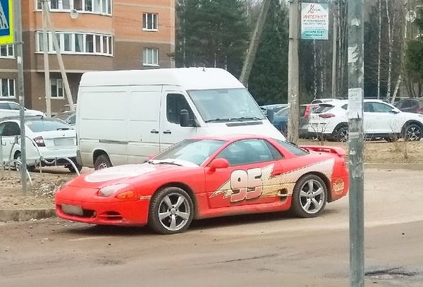 5. Молния Маккуин заблудился в Ленинградской области =)