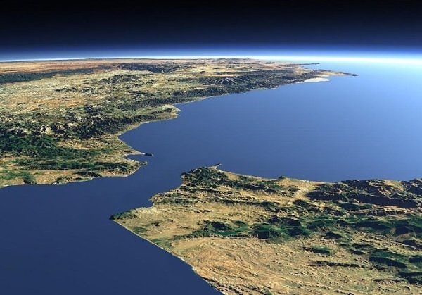 9. Какие моря соединяет пролив Красной Армии?