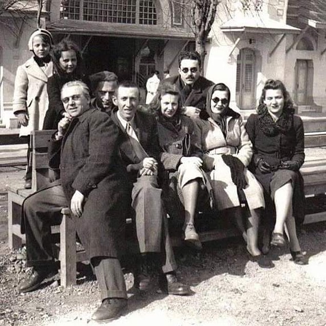 3. Sabahattin Ali, Orhan Veli, Bedri Rahmi Eyüboğlu ve Güzin Dino, İstanbul, 1943.