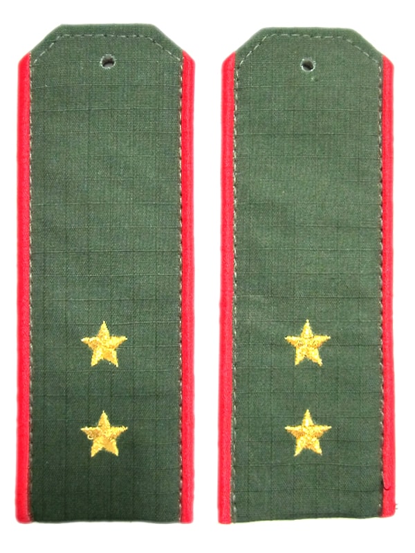 9. У кого на погоне больше одной звезды?