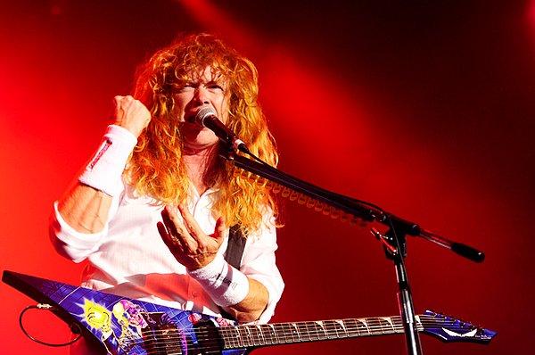 Mustaine sakatlıktan iki yıl sonra, 2004 yılında, grubu yeniden toplar. O gün bugündür Dave, Megadeth ile sahnelerin tozunu attırmaya devam ediyor!