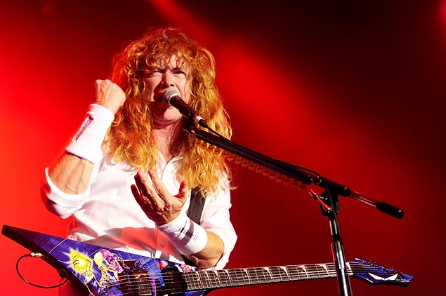 Mustaine sakatlıktan iki yıl sonra, 2004 yılında, grubu yeniden toplar. O gün bugündür Dave, Megadeth ile sahnelerin tozunu attırmaya devam ediyor!