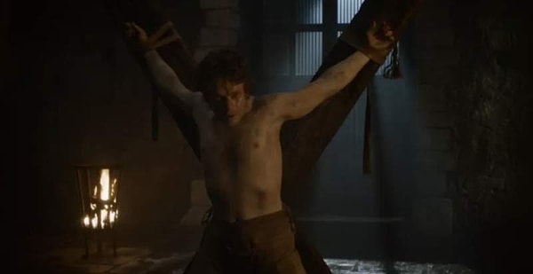 3. В каком сезоне жестокий Рамси пытал беднягу Теона?