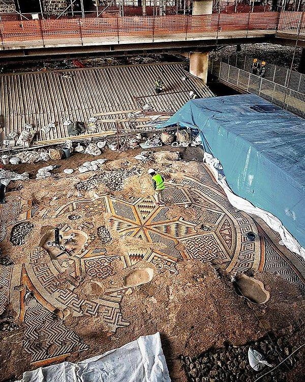 İnşaat sırasında ortaya çıkartılan mozaikler, M.Ö. 2. yüzyıla yani Antiochia'nın ilk kurulduğu döneme uzanıyor...