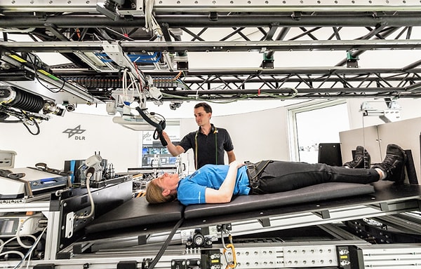 4. Вы прослышали об исследовании НАСА, в котором человеку предстоит провести в лежачем положении два месяца. За это он получит 100 тысяч долларов. Каково будет ваше решение, если это предложение сделают непосредственно вам?