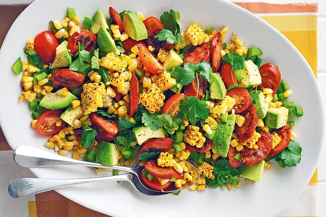 3. Balığın yanına rokalı bir salata.